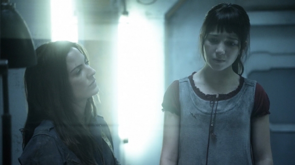 The 100 His Sisters Keeper Season One Episode Six-907
