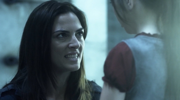 The 100 His Sisters Keeper Season One Episode Six-897
