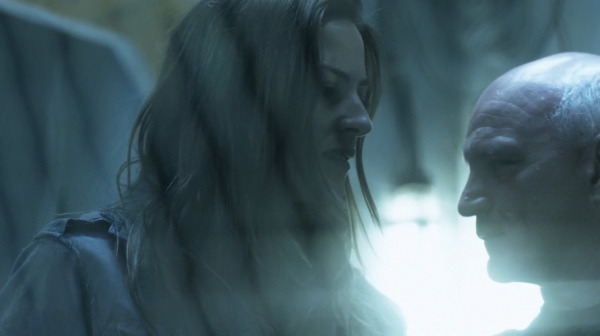 The 100 His Sisters Keeper Season One Episode Six-864
