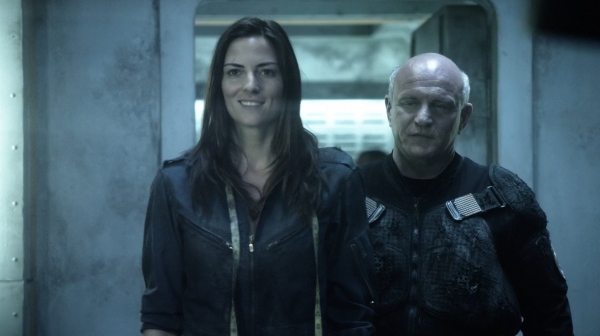 The 100 His Sisters Keeper Season One Episode Six-861
