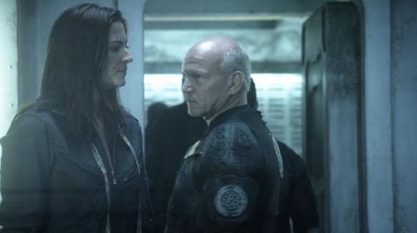 The 100 His Sisters Keeper Season One Episode Six-838
