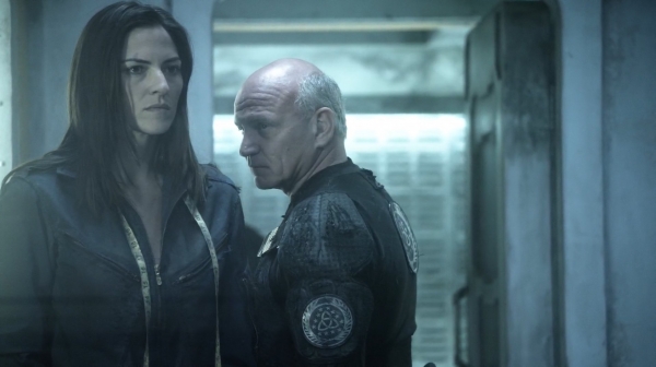 The 100 His Sisters Keeper Season One Episode Six-836
