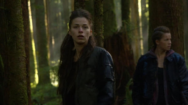 The 100 His Sisters Keeper Season One Episode Six-757
