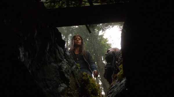 The 100 His Sisters Keeper Season One Episode Six-449
