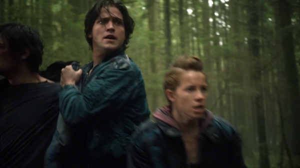 The 100 His Sisters Keeper Season One Episode Six-400
