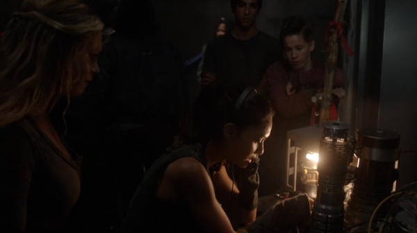 The 100 Season One Episode Seven Contents Under Pressure-1451

