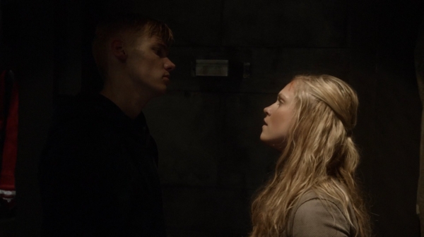 The 100 Season One Episode Seven Contents Under Pressure-888
