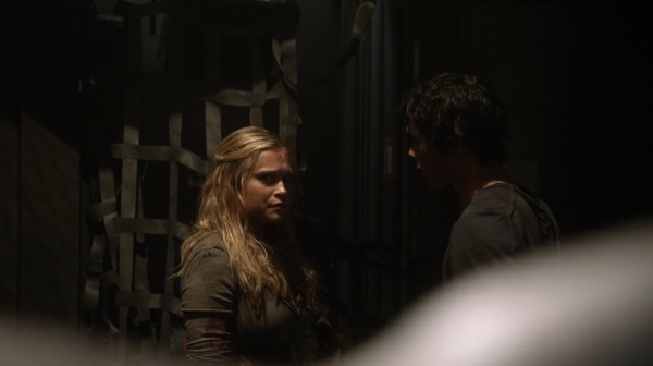 The 100 Season One Episode Seven Contents Under Pressure-865
