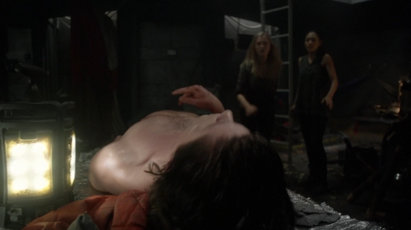 The 100 Season One Episode Seven Contents Under Pressure-836
