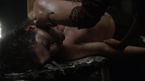 The 100 Season One Episode Seven Contents Under Pressure-708
