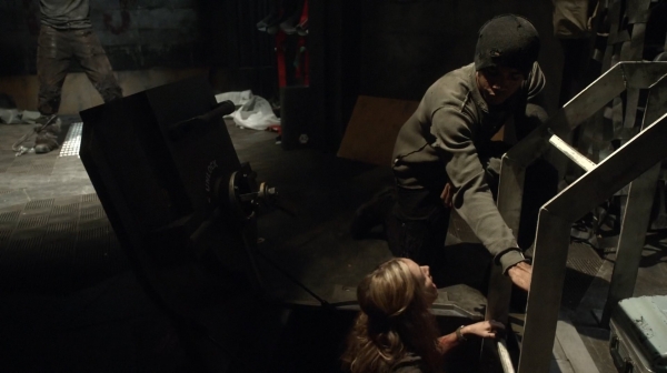 The 100 Season One Episode Seven Contents Under Pressure-681
