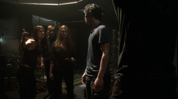 The 100 Season One Episode Seven Contents Under Pressure-646
