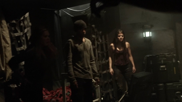 The 100 Season One Episode Seven Contents Under Pressure-442
