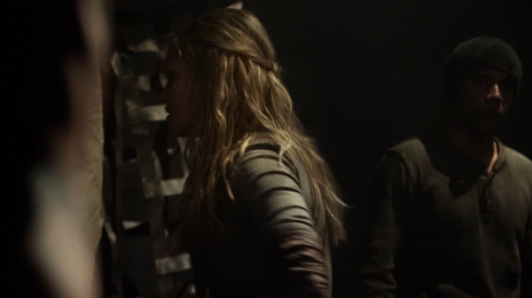 The 100 Season One Episode Seven Contents Under Pressure-437
