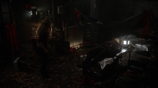 The 100 Season One Episode Seven Contents Under Pressure-274
