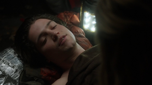 The 100 Season One Episode Seven Contents Under Pressure-118
