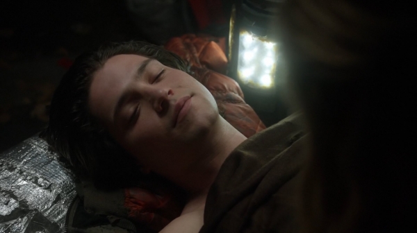 The 100 Season One Episode Seven Contents Under Pressure-110

