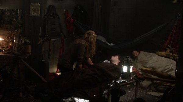 The 100 Season One Episode Seven Contents Under Pressure-102
