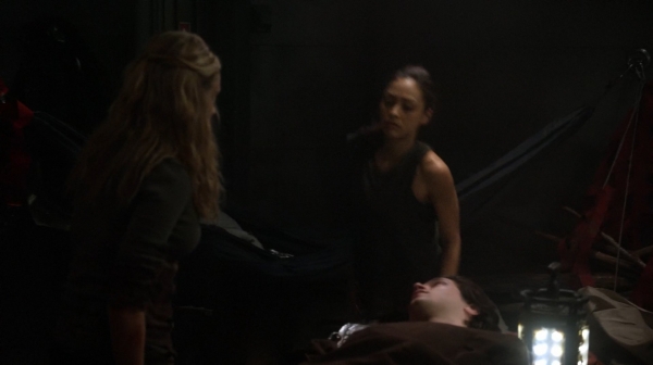 The 100 Season One Episode Seven Contents Under Pressure-100
