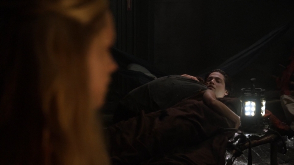 The 100 Season One Episode Seven Contents Under Pressure-88
