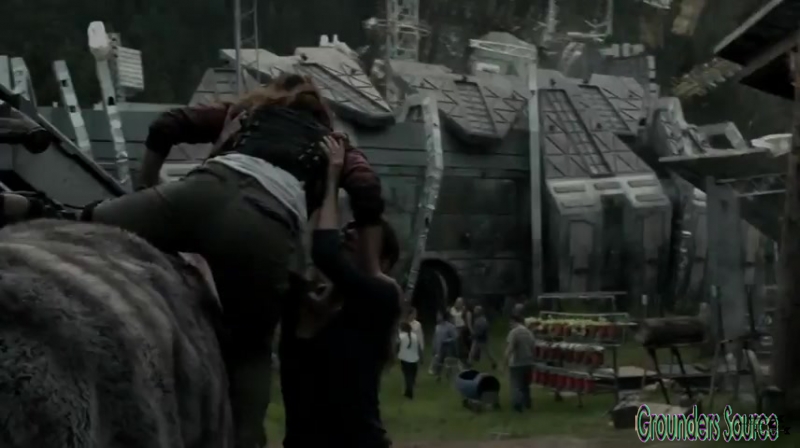 The 100 Arkadia From Wreckage to Salvation iTunes Exclusive-2052
