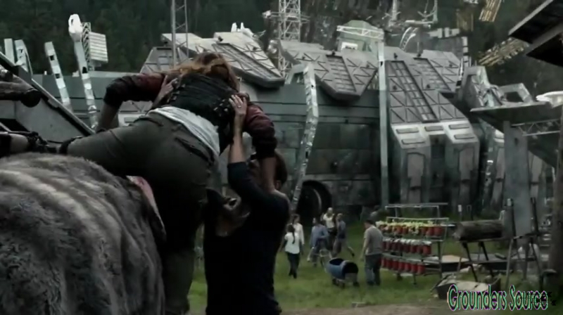 The 100 Arkadia From Wreckage to Salvation iTunes Exclusive-2050
