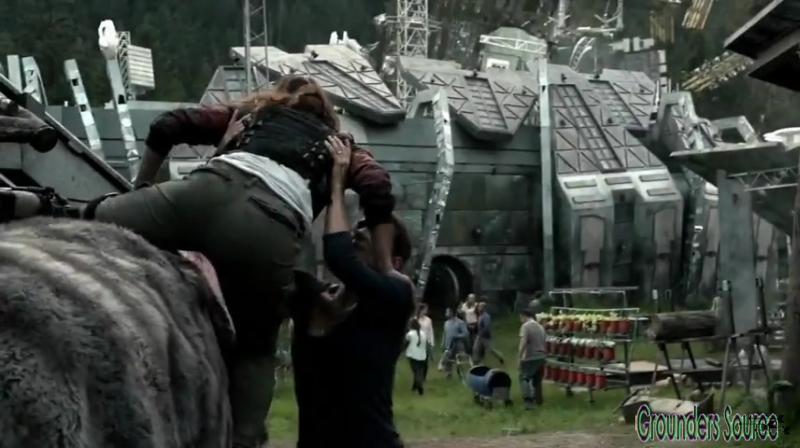 The 100 Arkadia From Wreckage to Salvation iTunes Exclusive-2049
