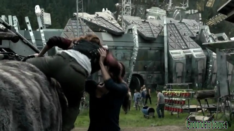The 100 Arkadia From Wreckage to Salvation iTunes Exclusive-2042
