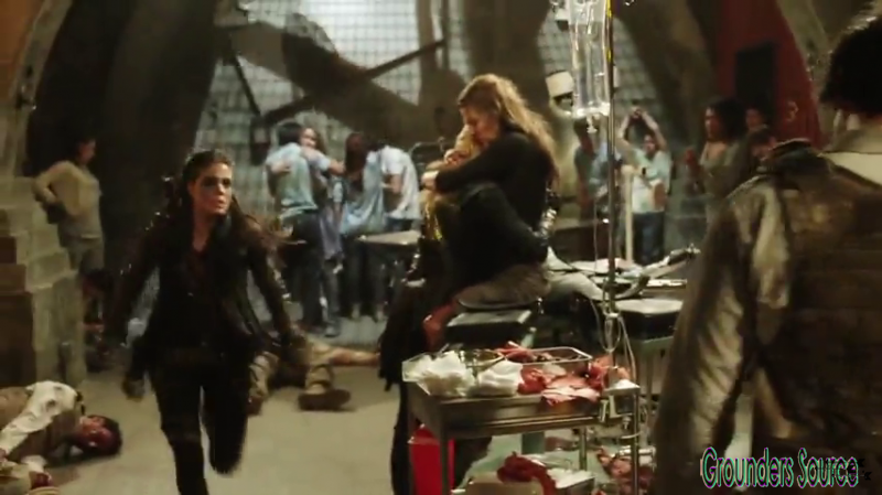 The 100 Gag Reel Captures Season Two DVD Extras-607
