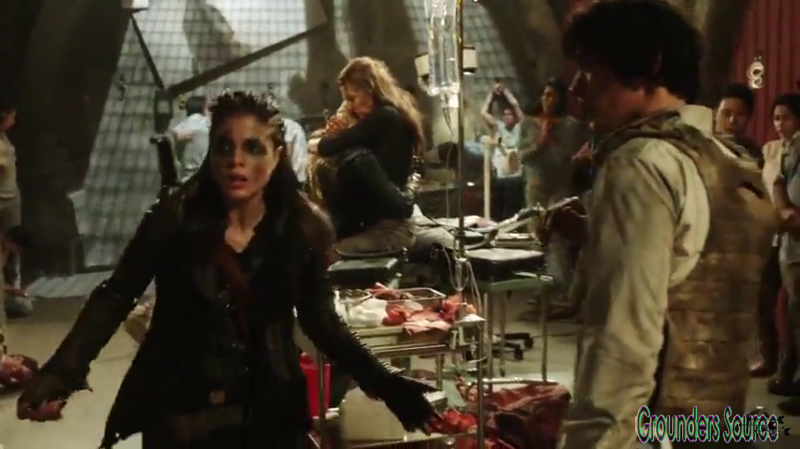 The 100 Gag Reel Captures Season Two DVD Extras-605
