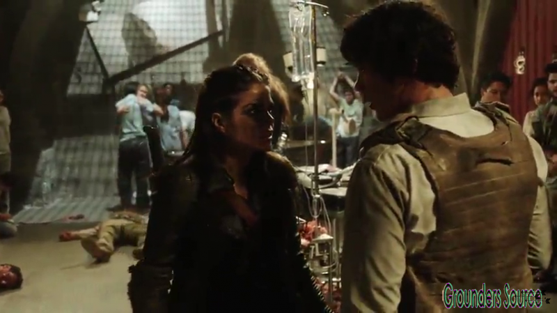 The 100 Gag Reel Captures Season Two DVD Extras-601
