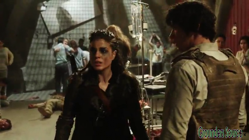 The 100 Gag Reel Captures Season Two DVD Extras-600
