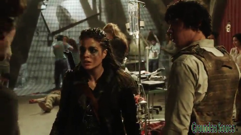 The 100 Gag Reel Captures Season Two DVD Extras-599
