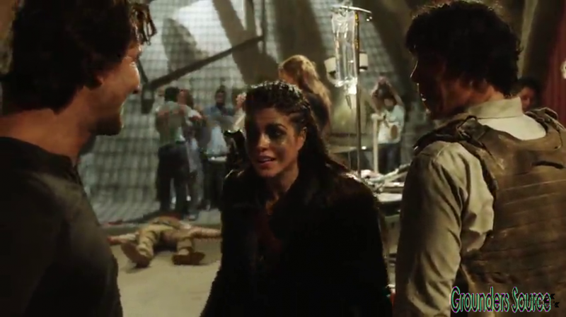 The 100 Gag Reel Captures Season Two DVD Extras-594
