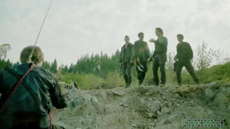 The 100 Gag Reel Captures Season Two DVD Extras-586
