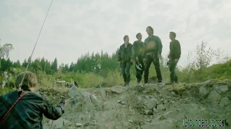 The 100 Gag Reel Captures Season Two DVD Extras-584
