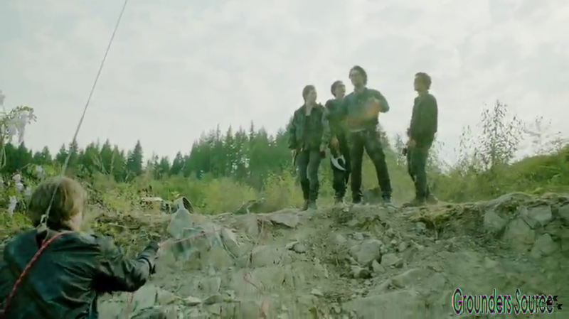The 100 Gag Reel Captures Season Two DVD Extras-583
