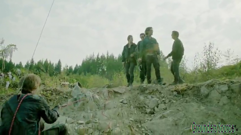 The 100 Gag Reel Captures Season Two DVD Extras-581
