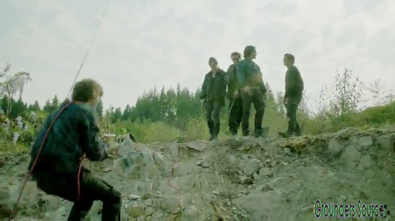 The 100 Gag Reel Captures Season Two DVD Extras-580

