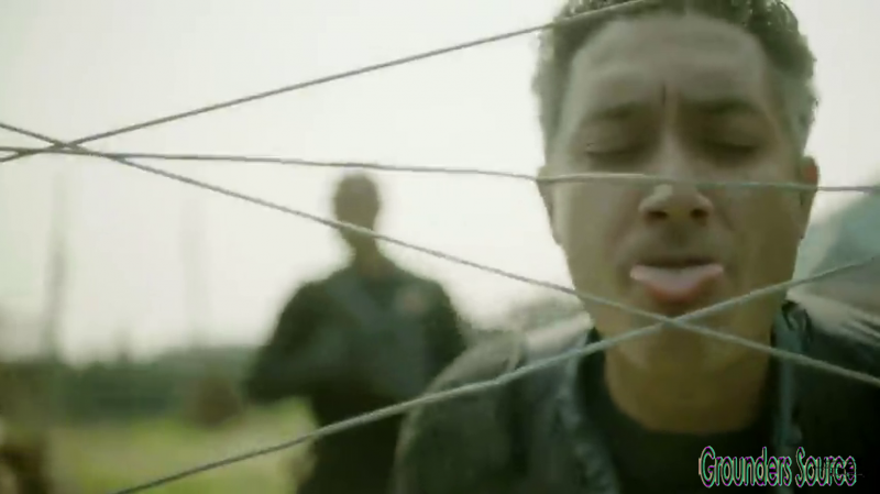 The 100 Gag Reel Captures Season Two DVD Extras-578
