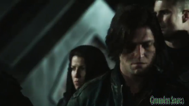The 100 Gag Reel Captures Season Two DVD Extras-566
