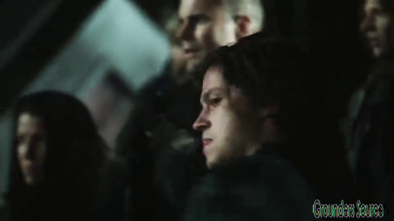 The 100 Gag Reel Captures Season Two DVD Extras-562
