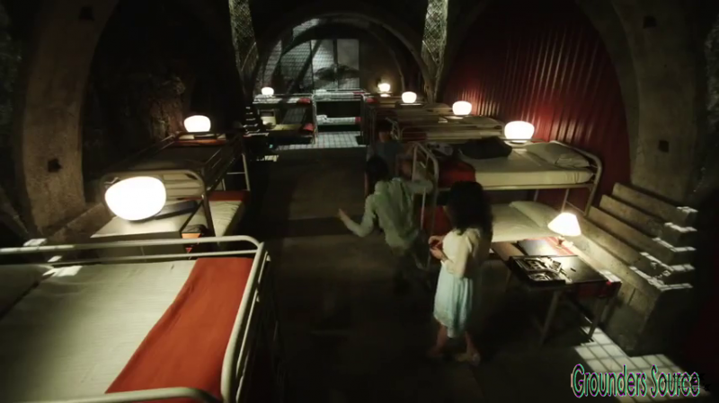 The 100 Gag Reel Captures Season Two DVD Extras-529
