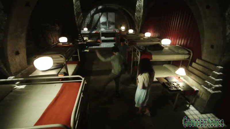 The 100 Gag Reel Captures Season Two DVD Extras-528
