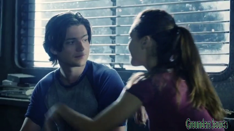The 100 Gag Reel Captures Season Two DVD Extras-514
