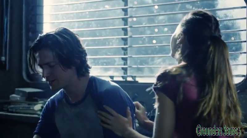 The 100 Gag Reel Captures Season Two DVD Extras-504
