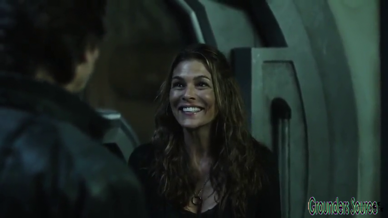 The 100 Gag Reel Captures Season Two DVD Extras-489
