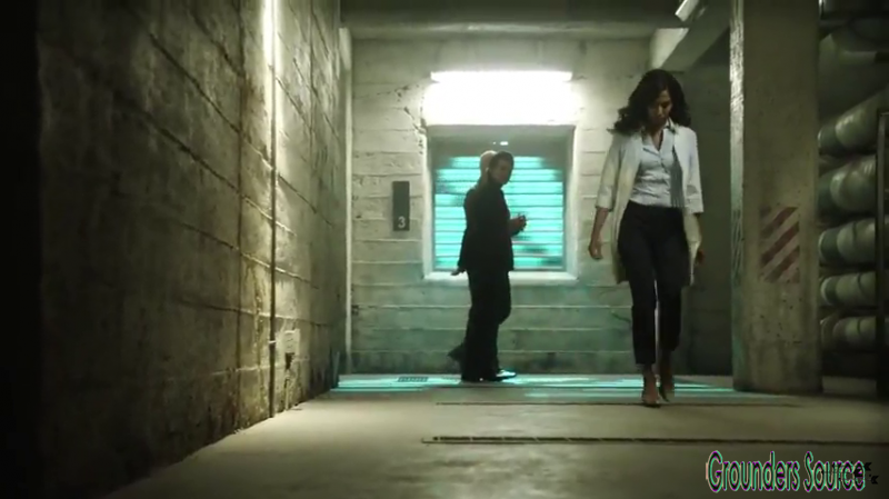 The 100 Gag Reel Captures Season Two DVD Extras-441
