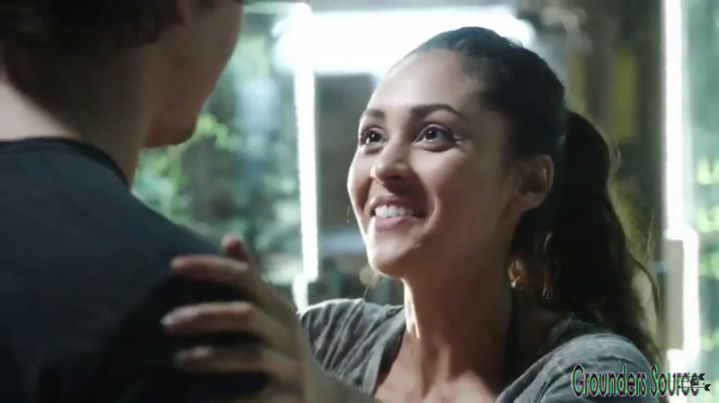 The 100 Gag Reel Captures Season Two DVD Extras-425
