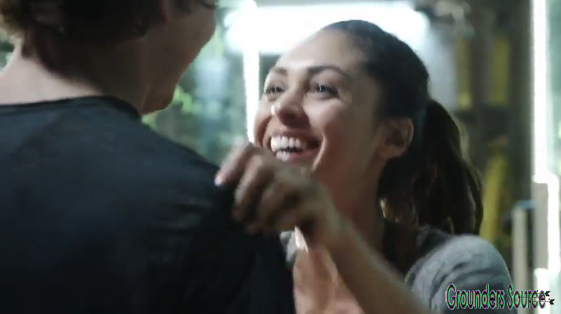 The 100 Gag Reel Captures Season Two DVD Extras-424
